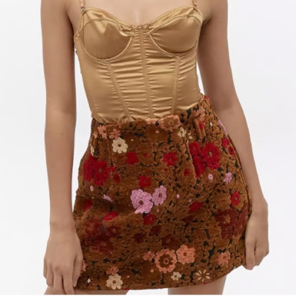 NWOT Kimchi Blue Austin Mini Skirt